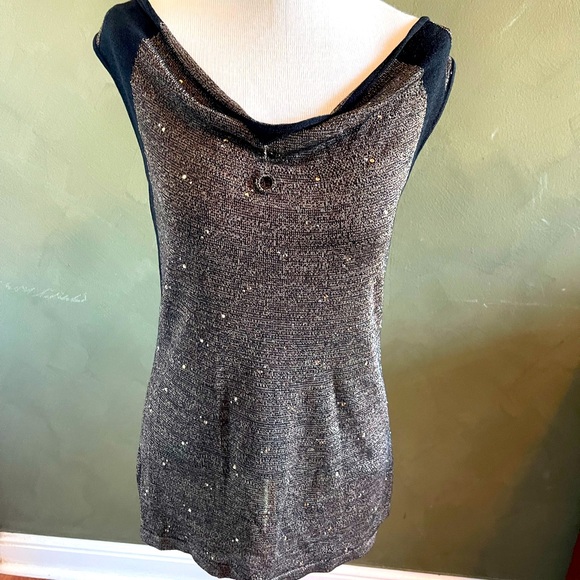 NIC+ZOE Tops - NIC & ZOE gold sequined sleeveless top Size PM